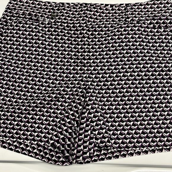 White House Black Market Abstract Print Short 4 Pocket Clasp Zip Shorts- Size 6 - Picture 12 of 16